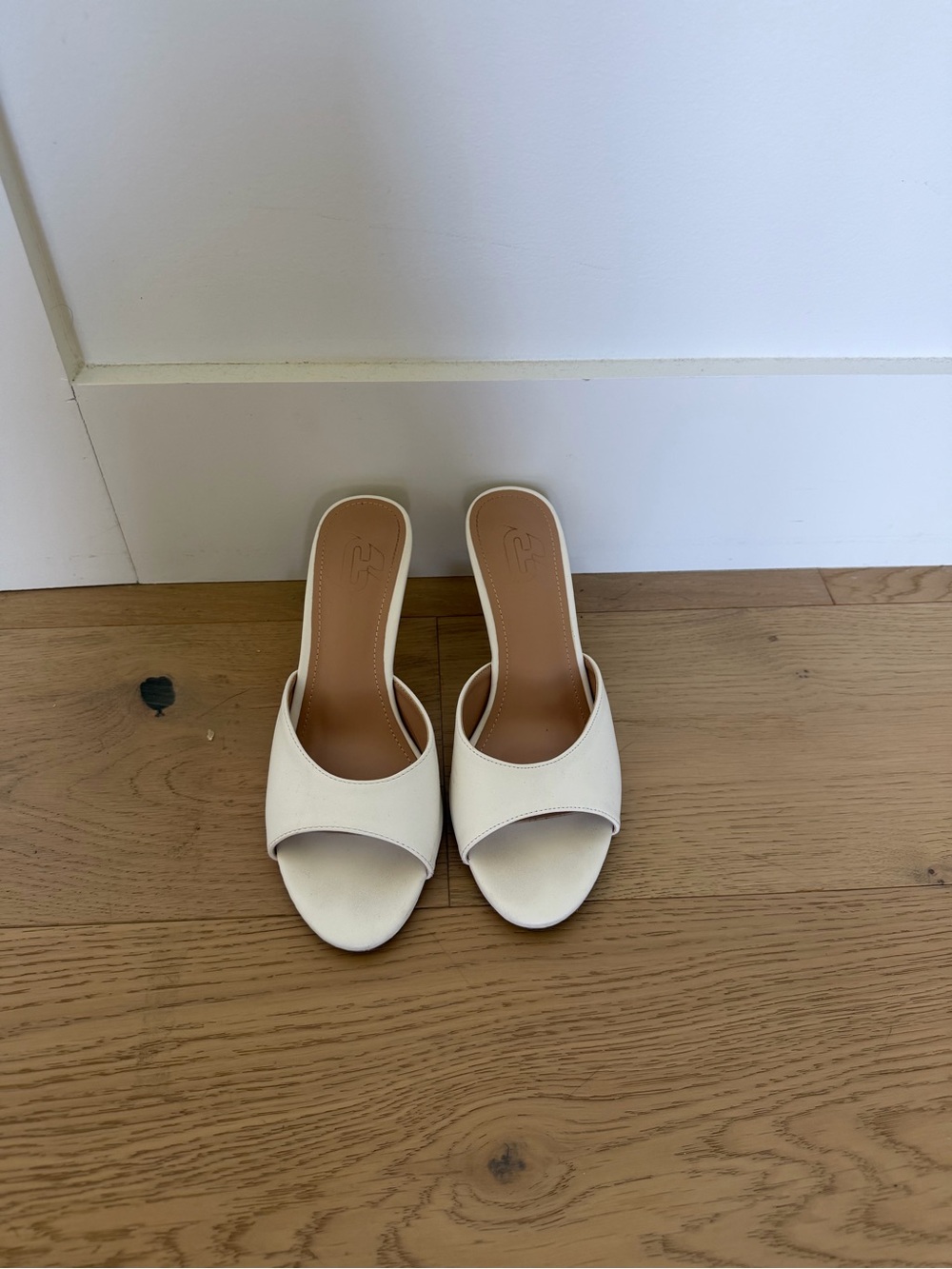 White peep toe kitten heel mules